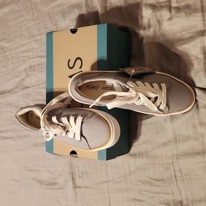 NWT TOMS Canvas Sneakers